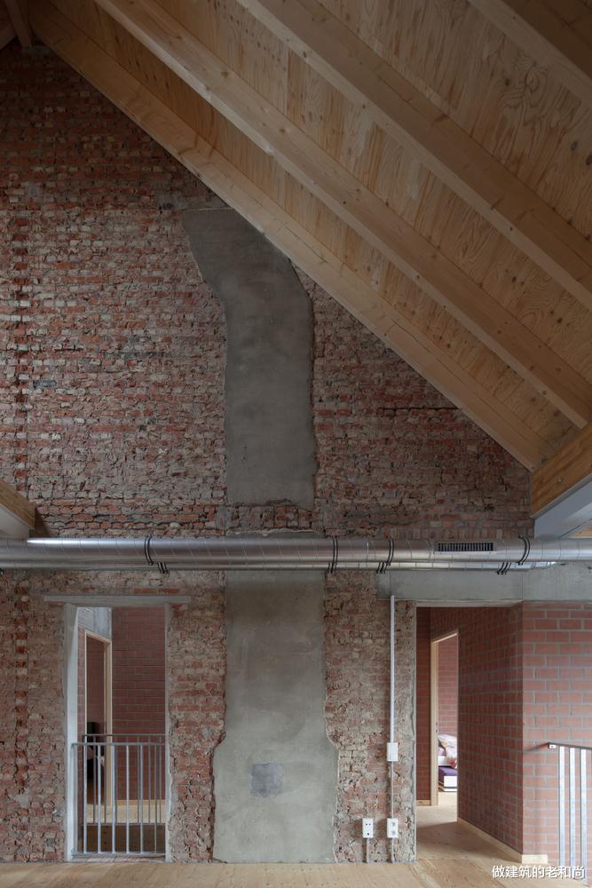 旧工厂改造成住宅:拆东墙补西墙,摇身一变成为舒适的家居空间