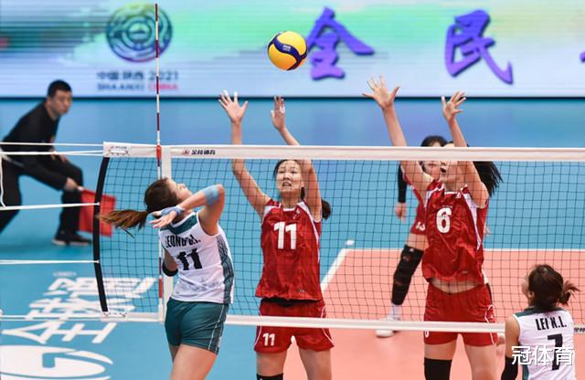 達米恩·利拉德|朱婷好樣的！對手教練一路小跑求合影，女排隊長全程微笑滿足需求