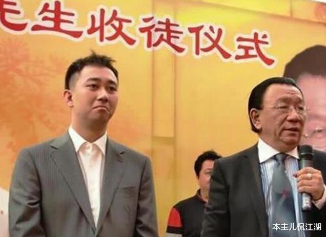 下跪、烟头烫、住院8次,狂扇500多个嘴巴子,王自健的醒悟太晚了
