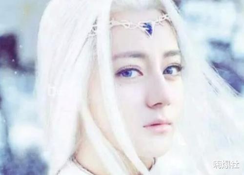 王一博|同样是白发造型, 躲过了热巴, 躲过了鞠婧祎, 却栽倒赵丽颖身上