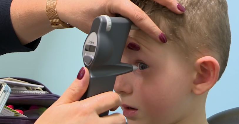 心房颤动|神奇的“菲涅尔透镜”原理，教你不用去医院，也能测出自己的近视度数!