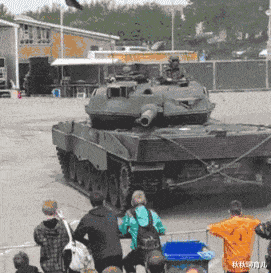 秋秋聊育儿|我们局长夫人喊我去吃饭，无意间打开冰箱！我现在饭也不想吃了，只想活下去！