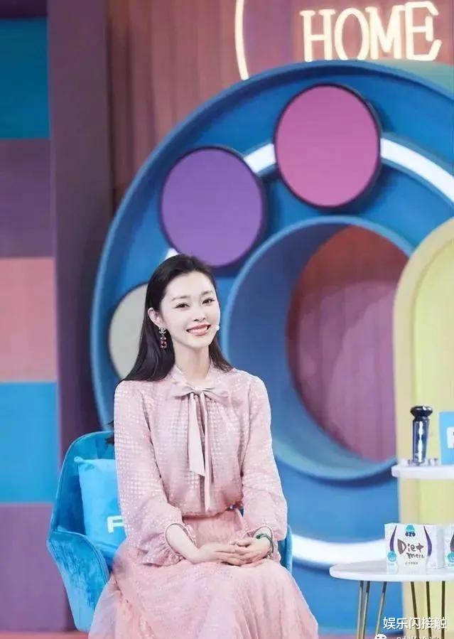 宋轶|宋轶的清纯气质，在穿上旗袍后，完美诠释什么是风情万种！太迷人