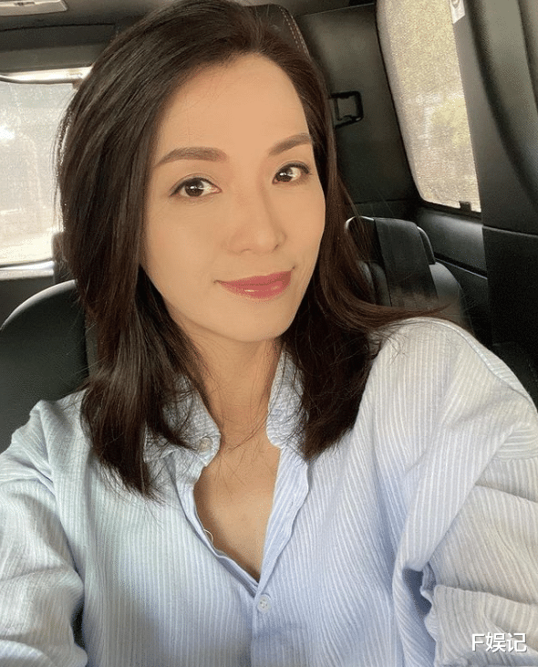 赵丽颖|TVB花旦和男友出去吃饭很甜蜜 两人的注意力都在对方互为对方考虑