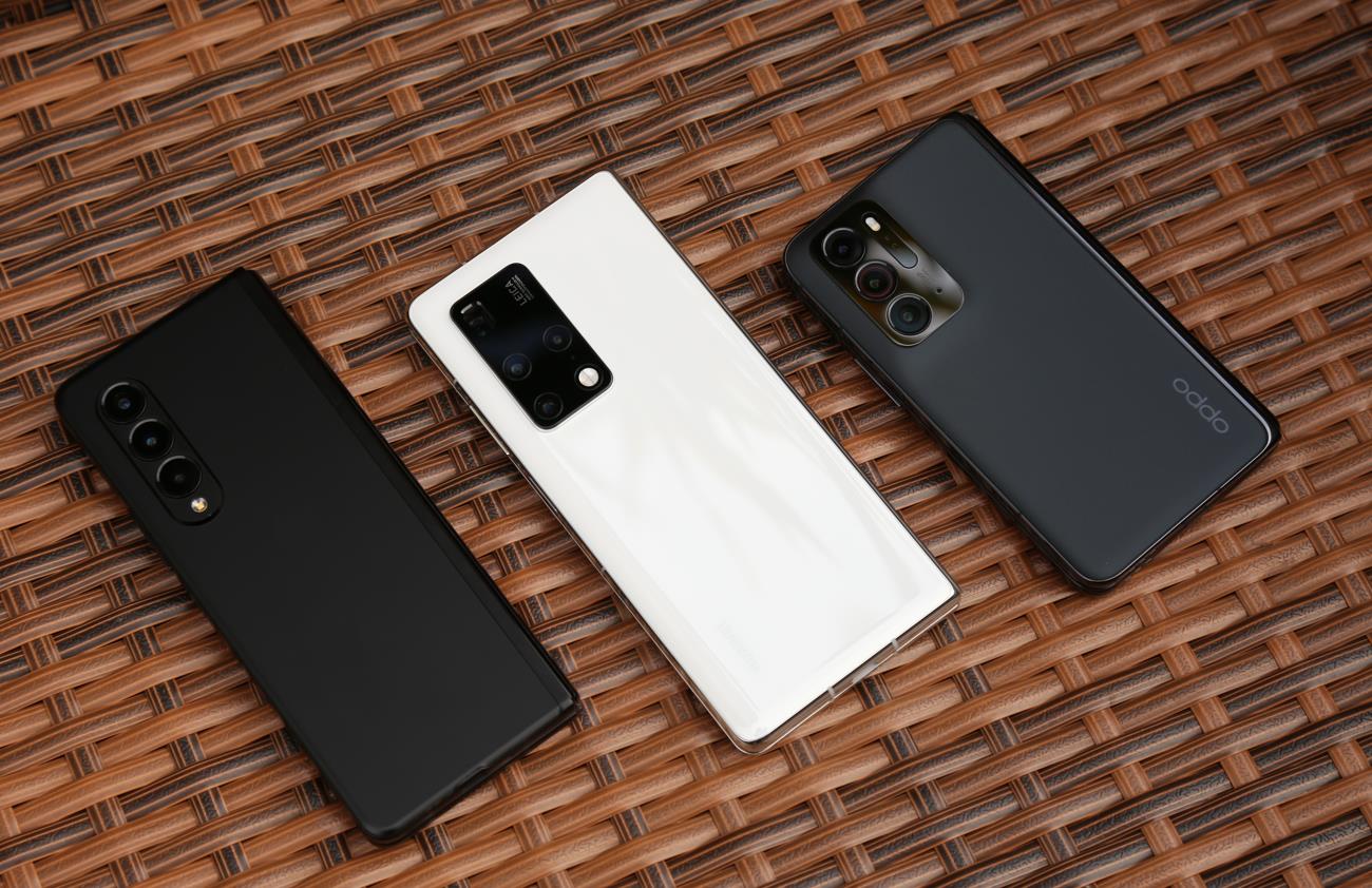 |谁家的折叠旗舰能单手操作？OPPO三星华为对比，结果后来者居上！