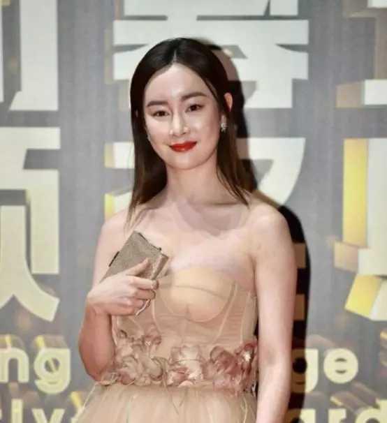 吴倩|10位女星打玻尿酸前后，杨蓉、戚薇上榜，你还敢盲目“变美”吗？