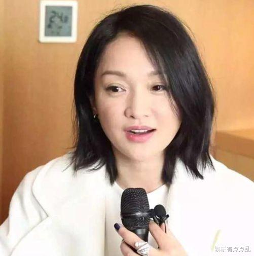 贾静雯|周讯问周深: 今年收入多少? 周深的回复让人笑翻, 好实诚