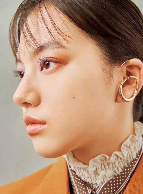 眼影|能Hold住“死亡绿眼影”的，也只有周也了吧！