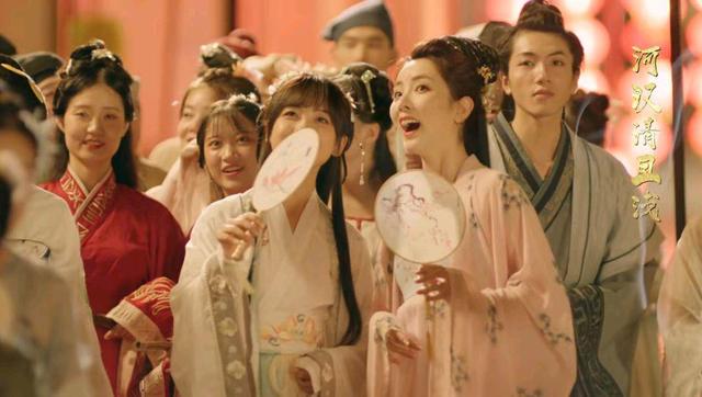 张泽群|央视主持张泽群怒斥河南晚会不合时宜，尴尬的却是李思思和王冰冰