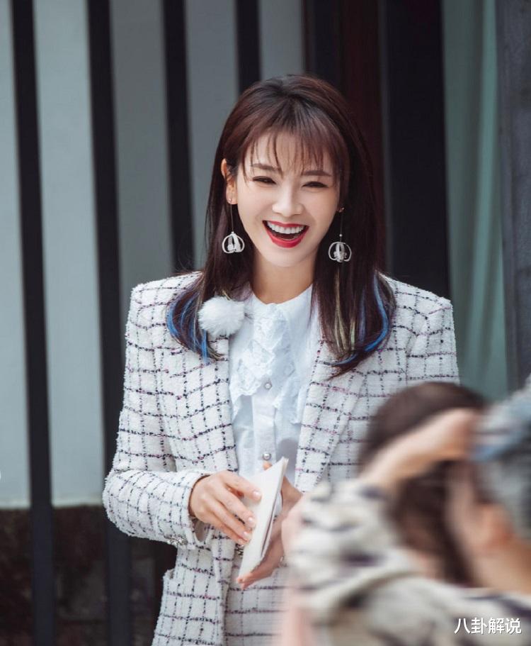 刘海|刘海可以有多减龄？看到刘涛和蒋勤勤的造型，年轻了十岁不止