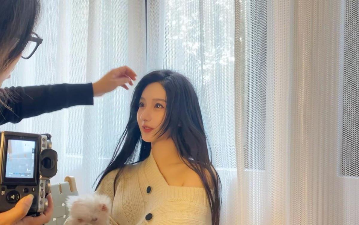 都美竹|都美竹晒生活美照，遭到黑粉讽刺，霸气回怼：这是我的正常生活