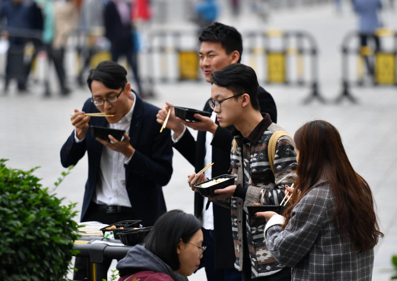 hr|HR吐槽现在大学生太浮躁，频繁跳槽不负责任，或许真相并非如此