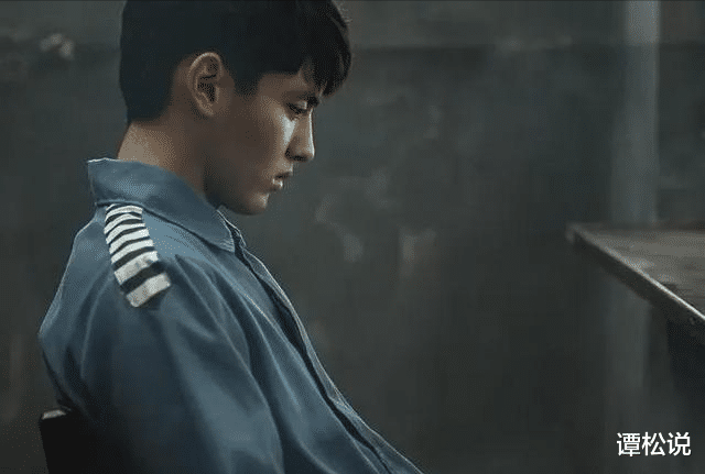 吴亦凡|网友再爆细节：身体检查尴尬，妈妈半月睡15小时，生父请律师辩护