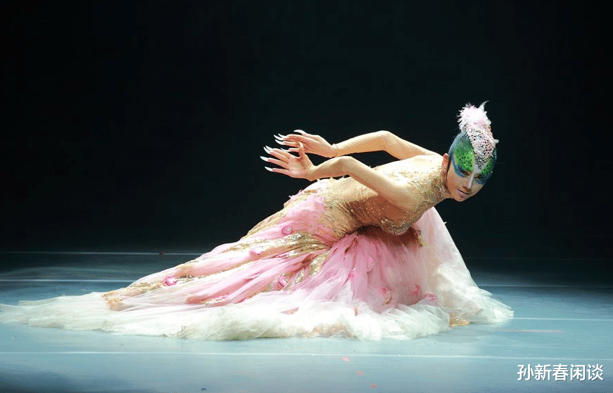 贾樟柯|为保身材做丁克一族,10多年不吃晚餐,43岁“影后”老态尽显