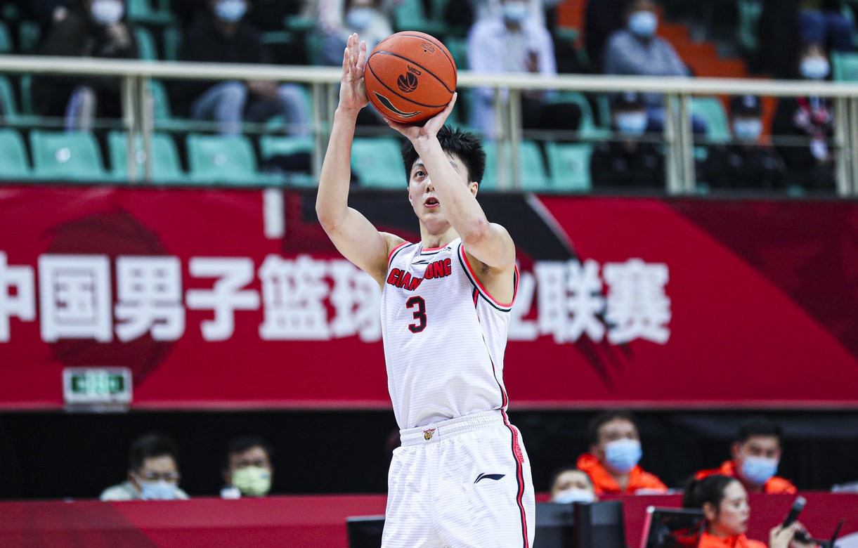 湖人队|就要打辽宁？CBA最大黑马战略性输球，广东或成最大赢家！