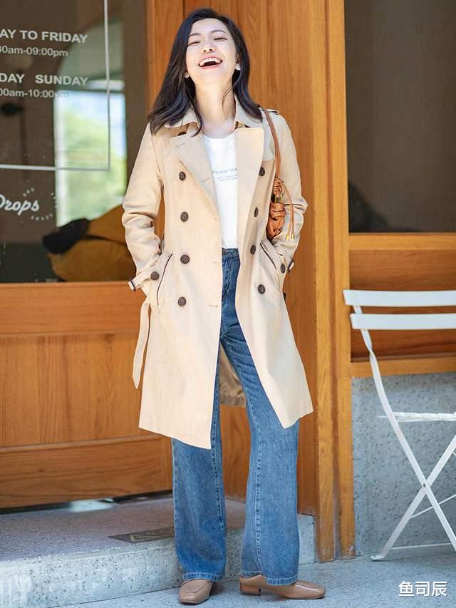 鱼司辰|一看就是高级穿搭，上班通勤的穿搭，风衣搭配牛仔裤气质感满分