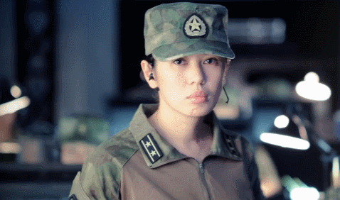 余男|她的国际地位不输章子怡，从不接广告和综艺，如今44岁仍然单身