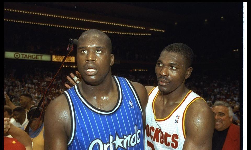 可馨育娃|允许联防、禁区三秒违例和设置合理冲撞区是为了“方便”奥尼尔？