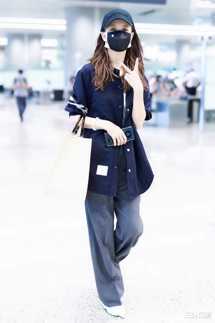 关晓彤|佟丽娅这回瘦过头了，穿一身运动装还空撩撩，但好在气质太加分了