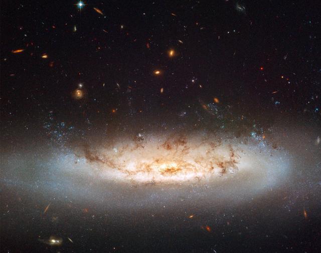 50亿年后,银河系将与仙女座星系碰撞,银河系未来的命运会怎样?