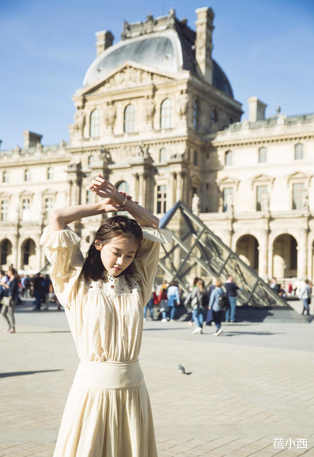 蓓小西|怪不得郑恺会选苗苗当老婆，穿亮片连衣裙高级优雅，我给100个赞
