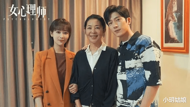 智联招聘|女心理师：女主的闺蜜汤莉莉，不仅被同事诬陷小三丢了工作，还被母亲压榨，简直比樊胜美还惨