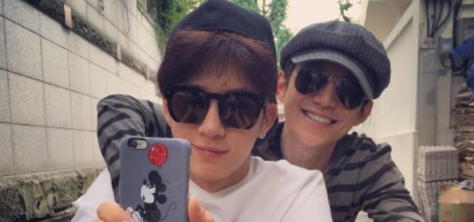 何炅|在镜头前发飙，和神秘男子牵手，何炅这些年来到底经历了什么？