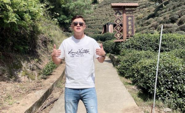 琳妹儿说|胡闹直播出现“穿帮镜头”，与师傅张二嫂炒作被坐实，粉丝：尴尬