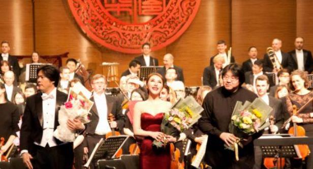 姐姐|她软硬兼施将弟弟弄进娱乐圈,谁知自己没有火,弟弟火的离谱