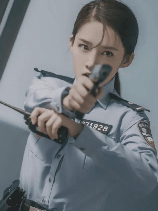 迪丽热巴|40位女明星军装照：赵丽颖金晨英气逼人，热巴娇俏，景甜青春可人