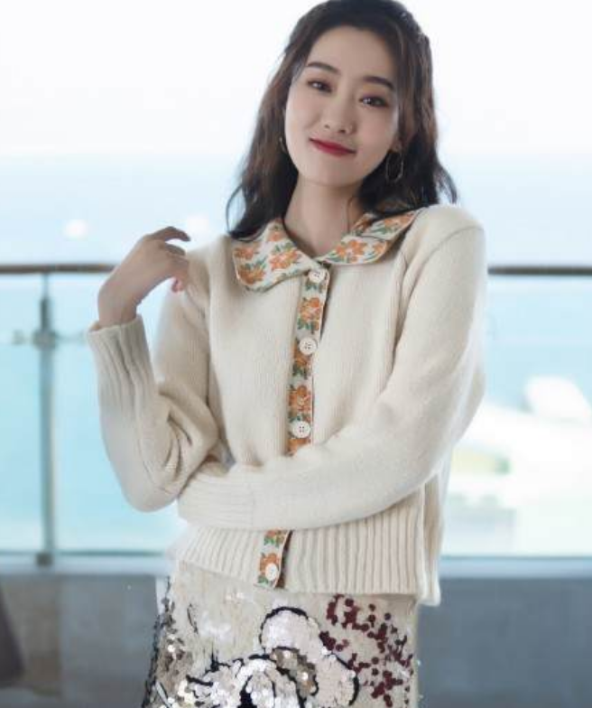 张小斐|这圈子真势利啊！短短四天从Zara到Prada，当初挨过的白眼都变成了笑脸