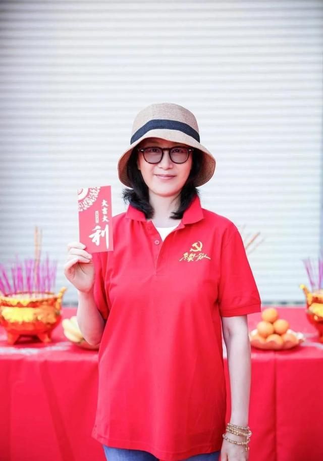 林青霞|演员吴玉芳：嫁“乒乓王子”隐退生两女，恩爱32年，幸福美满