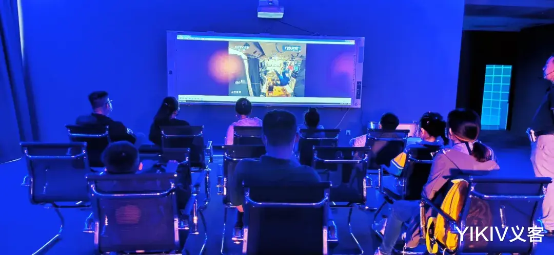 探月 义客9月19日探月之旅反馈 我们都是小小宇航员~