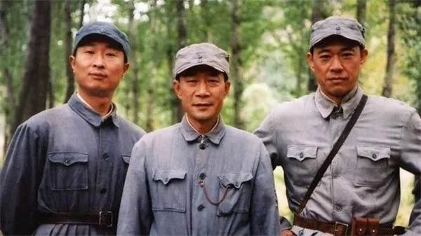 李幼斌|他47岁才爆红,凭一部剧“封神”,16年后仍在激励国人