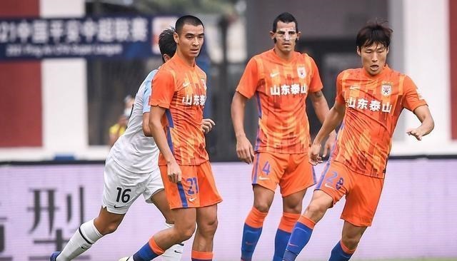 月落等风來|费莱尼打进第9球,贾德松带伤上阵获中超首球,山东泰山2-0广州城