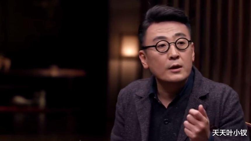 尹烨|圆桌派尹烨出场的两期,有何区别?第二期他开始迁就其他三人了