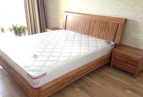 设计师|打扫干净正在通风的新家，朋友都以为门后是厕所，撞了好几次头