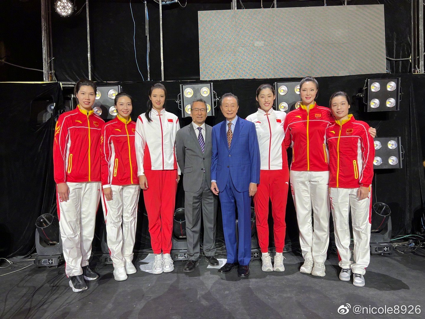 惠若琪|女排6大奥运冠军团聚！惠若琪请3人回家聚餐，刘晓彤抱娃客串月嫂