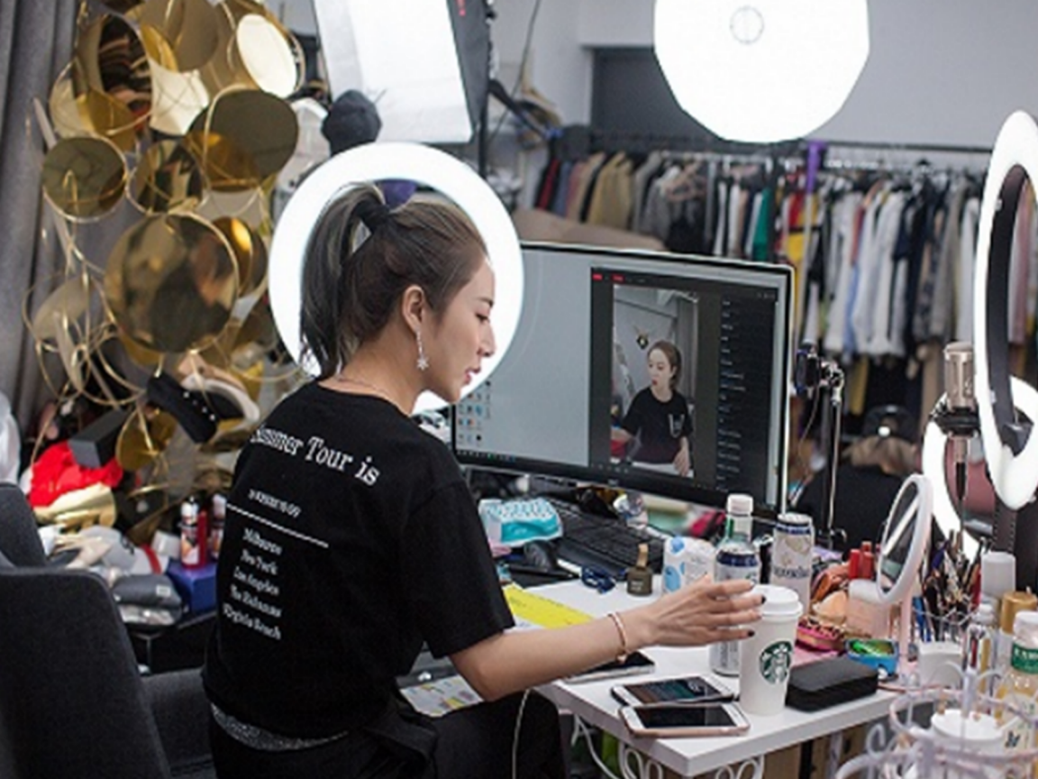 神鸟知讯资讯站 直播乱象没底线，辛巴们带假货赚流量，大不了停播几月再复出？