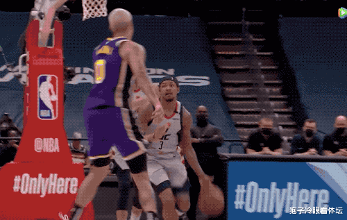 周琦|还能回NBA吗？周琦合照球迷 一块腹肌曝光 八村塁已隔扣浓眉哥