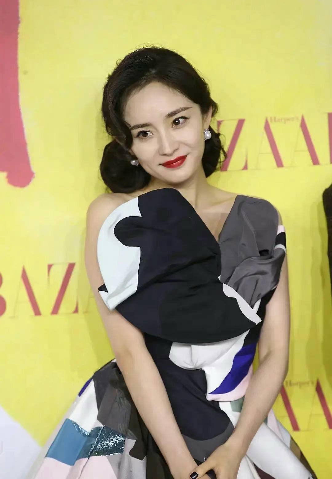 发型师 女神们生图都垮了？造型师：这锅我背