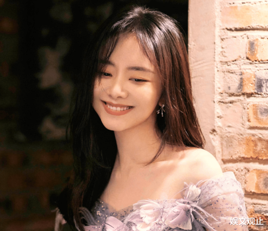 谭松韵|本以为谭松韵穿旗袍不好看，结果看到她的旗袍照后，果真是多虑了