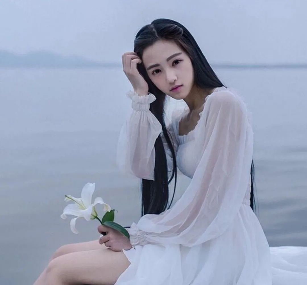 冷月恋爱顾问|如何正确构建聊天思维，让女人迷恋你？