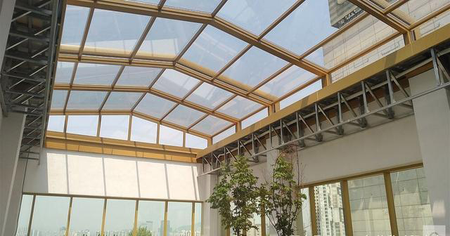 佛兰空间膜结构分析拱形多轨道钢结构开合屋盖适应性施工综合技术应用研究