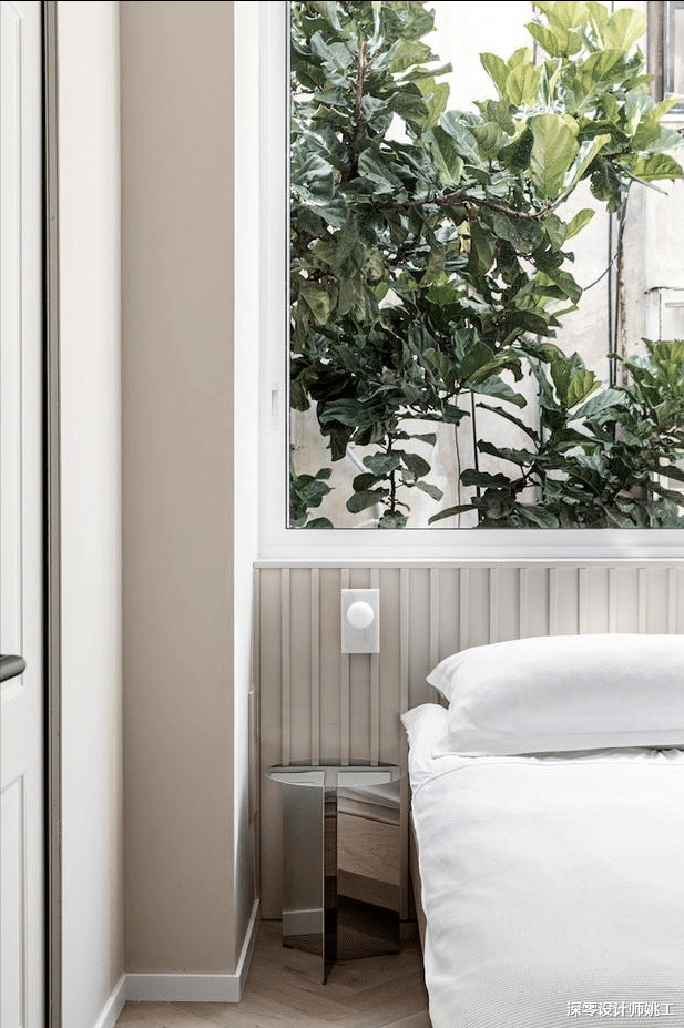 |这就是住2楼的快乐，阳台装细框窗户，引景入室，自成一道风景