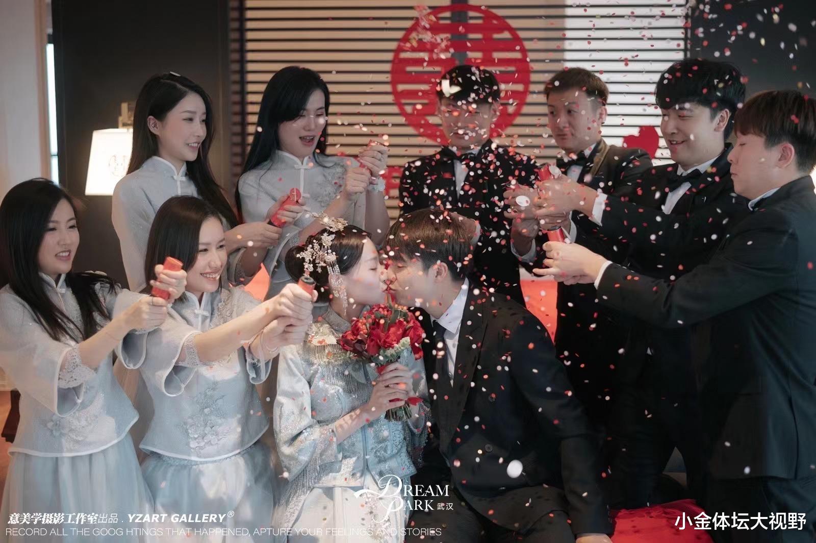 国足|恭喜！武汉国脚明天结婚，娇妻身穿唯美白纱，情难自禁奉子成婚