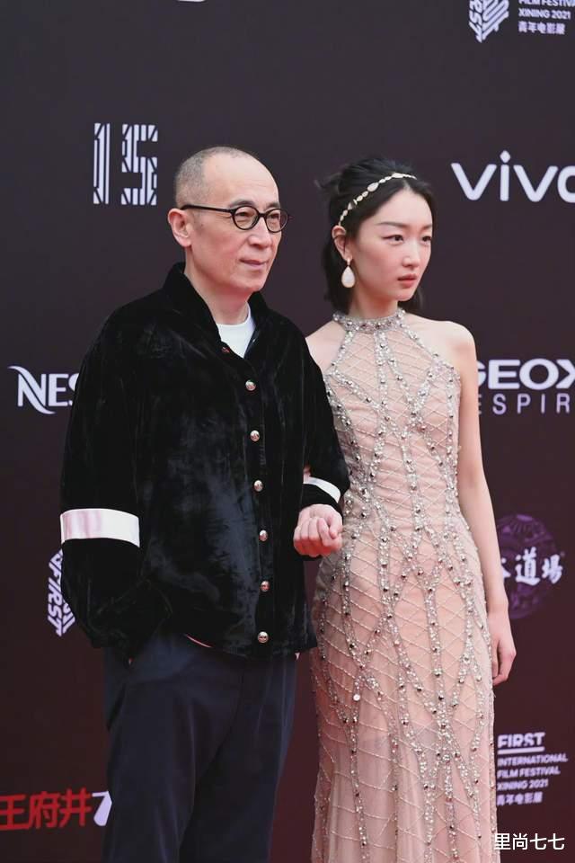 童瑶|童瑶穿了王菲的衣服，姚晨比男明星壮硕，姜文老婆周韵成红毯最佳