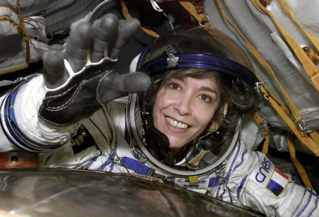 小猫咪的星座故事 宇航员在太空如何生活？女航天员又要如何保护自己的隐私呢？