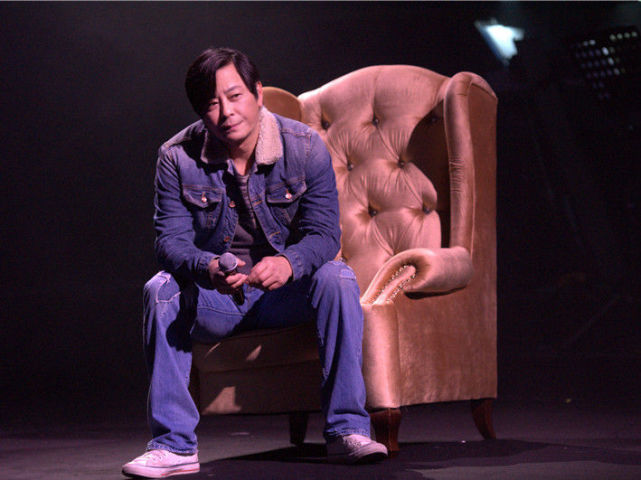 中国好声音|香港著名记者揭露王杰嗓子被毒哑事件内幕,幕后主谋是谢霆锋吗?