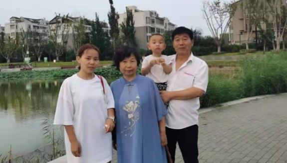 杜新枝|杜新枝已孤立无援，依旧还是在利用郭策卖惨，网友嘲讽：接着作！